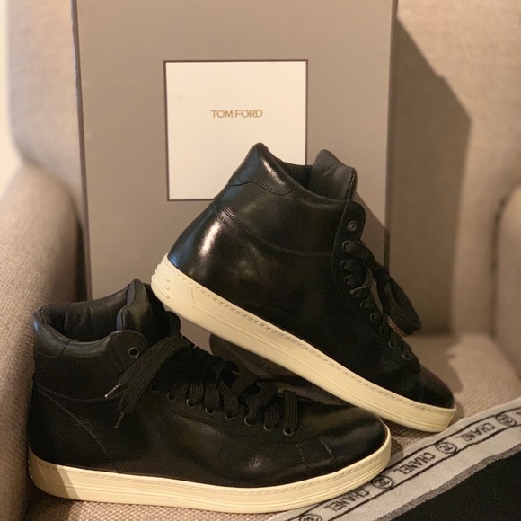 Authentic shoe size 10 and 10.5 pls ask for info - Picture 5 of 7